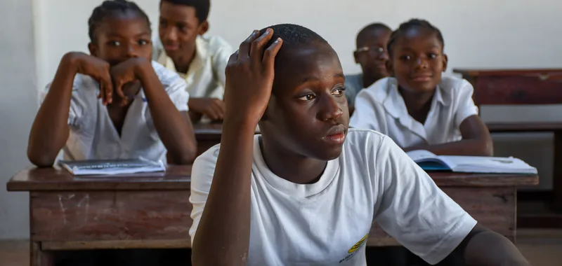Él&egrave;ves africains en classe